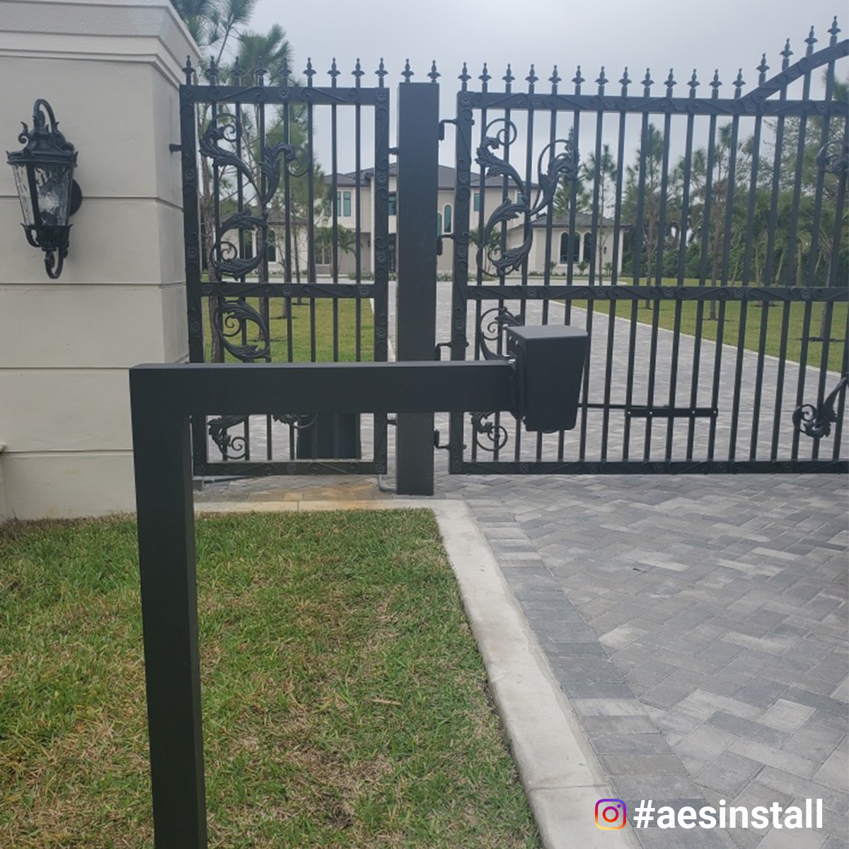 AesUsa's tweet photo. Impressive driveway in Miami, Florida newly fitted with a Praetorian Guard IP Video Intercom. Thank you @COMGSA CORP for sharing your install. Purchased from @RemoteAccessFL 

 https://t.co/1SzhSBoV0y

#AESUSA #intercom #videointercom#fence #drive #gateintercom #accesscontrol https://t.co/5foY7ZYTxk