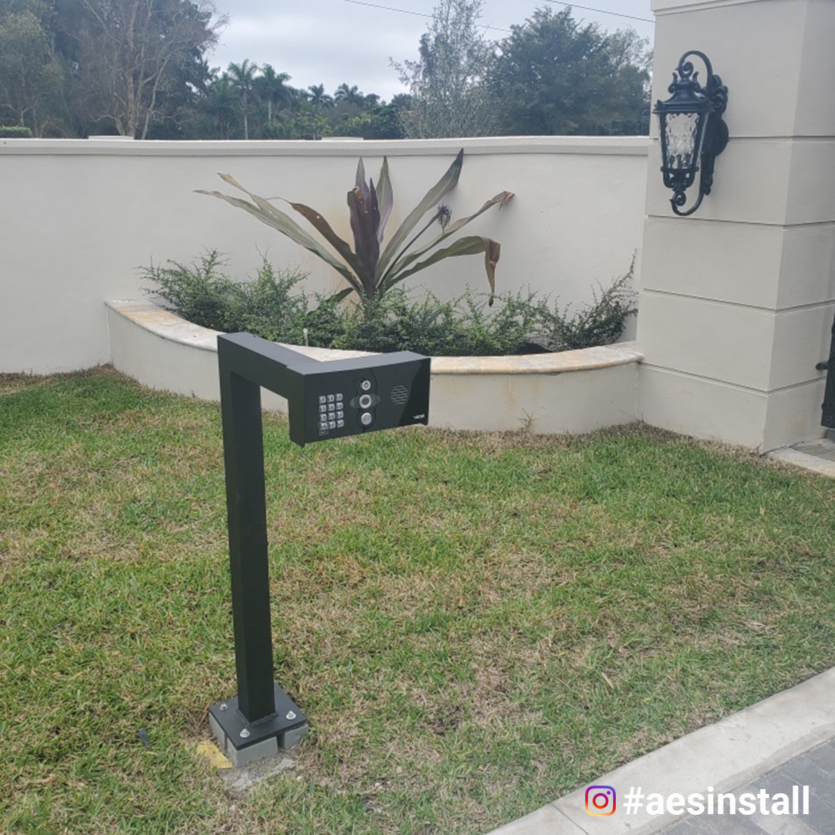 AesUsa's tweet photo. Impressive driveway in Miami, Florida newly fitted with a Praetorian Guard IP Video Intercom. Thank you @COMGSA CORP for sharing your install. Purchased from @RemoteAccessFL 

 https://t.co/1SzhSBoV0y

#AESUSA #intercom #videointercom#fence #drive #gateintercom #accesscontrol https://t.co/5foY7ZYTxk