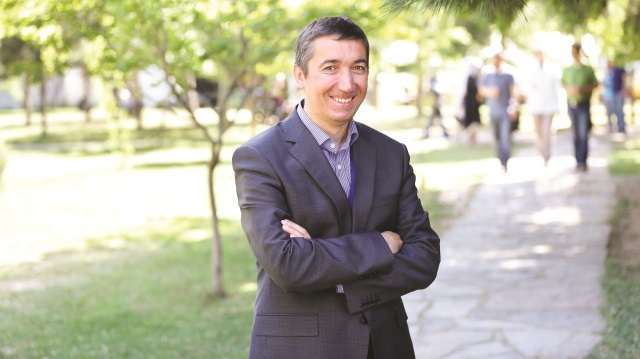 #SONDAKİKA 🔴
CNN TÜRK'teki Akademisyen Oleksandr Sereda, canlı yayında orduya katılacağını açıkladı.