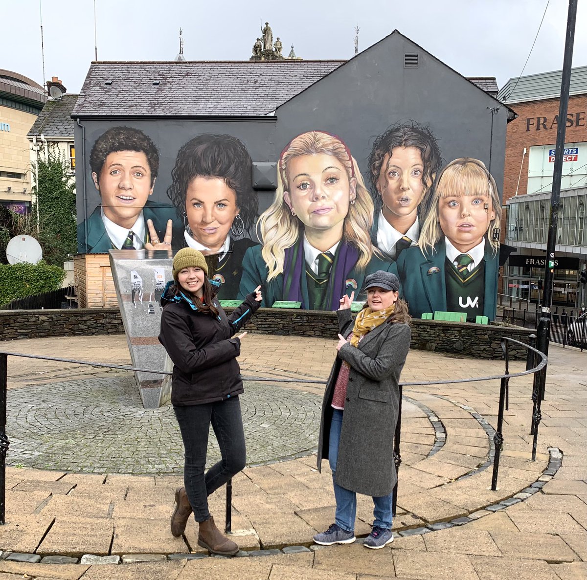 Small Screen Science Podcast (@smallscreensci) on Twitter photo Derry, we’re here!
We’ll be at #Brickwork tonight chatting about the science behind #DerryGirls with <a href="/niscifest/">NI Science Festival</a> and the absolutely cracker @DionaDoherty.
Tix: nisciencefestival.com/events/small-s… Derry, we’re here!
We’ll be at #Brickwork tonight chatting about the science behind #DerryGirls with <a href="/niscifest/">NI Science Festival</a> and the absolutely cracker @DionaDoherty.
Tix: nisciencefestival.com/events/small-s…