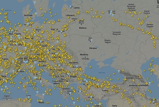 ianbremmer's tweet photo. all commercial aircraft rerouting around ukraine. https://t.co/D1UCm7R61T