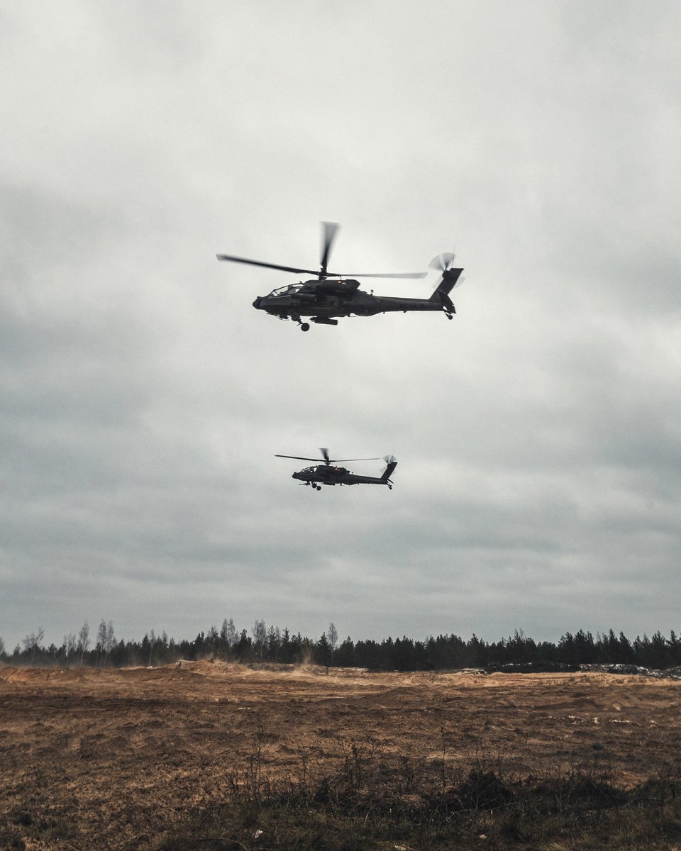 ASV bruņoto spēku helikopteri "Apache". Foto: seržants Ēriks Kukutis (Aizsardzības ministrija)