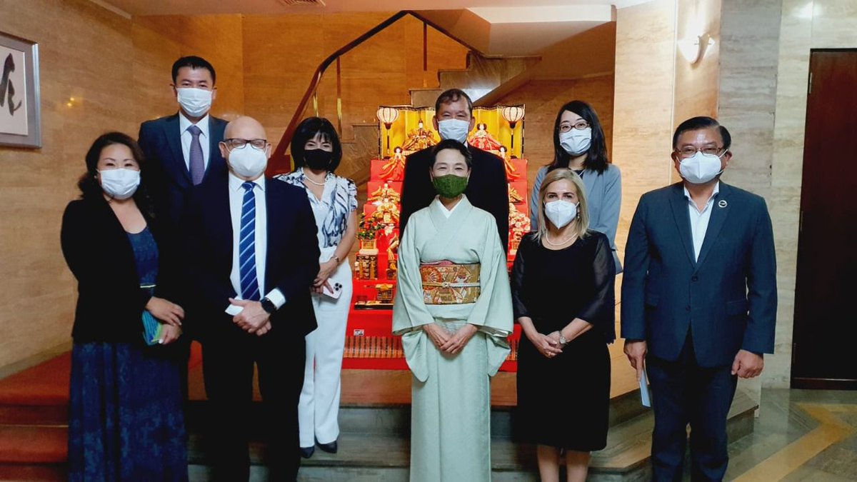 👉🏽 En representación de la Comisión Parlamentaria de Amistad Paraguay- Japón y como vicepresidenta 2da del Senado, la senadora <a href="/SenaHermelinda/">Hermelinda Alvarenga de Ortega (Oficial)</a> participó, junto a otros representantes de entidades vinculadas al Japón,  en la cena ofrecida ayer, miércoles 23 [hilo] 👇🏽