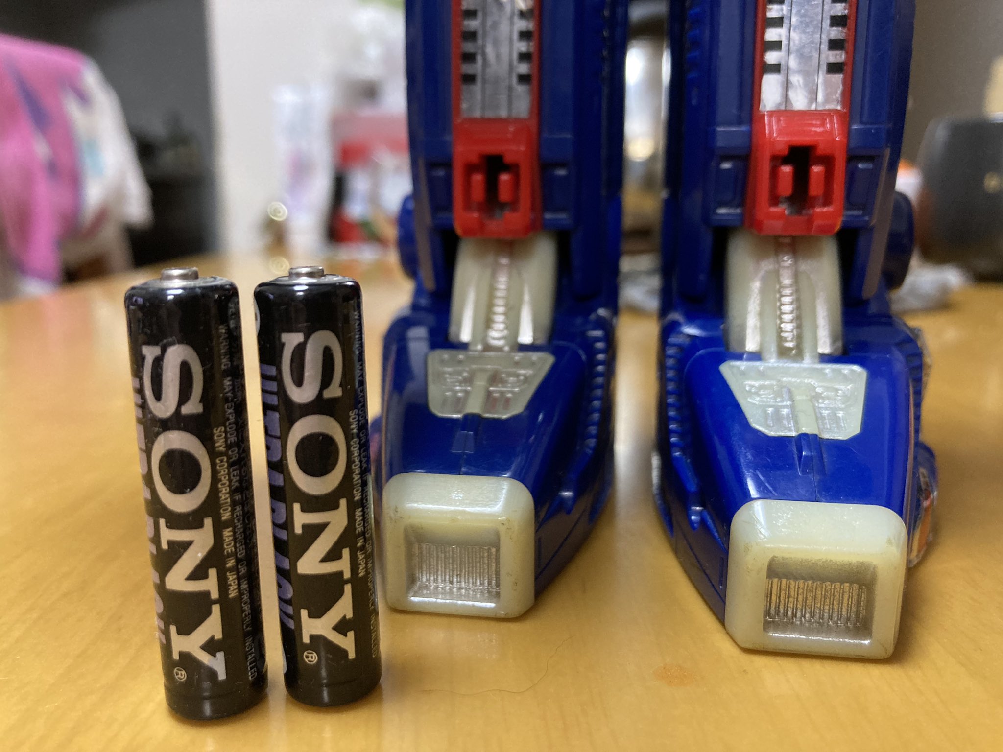 夌 糸 ギャラクシーメガ買ったら当時の電池が入れっぱなしだったけど液漏れしなかったおかげで電飾生きてた 流石sonyや T Co Jfo8zr6ogy Twitter