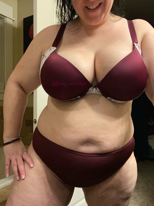 4 pic. Happy Thursday. I hope it’s terrific. #mombod #thickandhappy #curvy #curvymama #milf #pawg #bbw