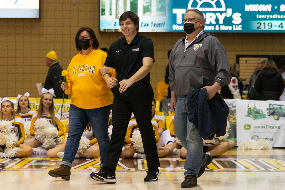 Valpo Athletics (@valpoathletics) on Twitter photo Shoutout to the <a href="/ValpoBasketball/">Valpo Basketball</a> managers (<a href="/ValpoMbb/">Valpo MBB Managers</a>) who were recognized as part of the Senior Night ceremony for all of their hard work behind the scenes.
<a href="/ZacSewell1/">Zac Sewell</a>, <a href="/MorganFifield/">morgs</a>, <a href="/ben_kukla/">Ben Kukla</a> Connor Smith
#GoValpo | #WeAreBeacons Shoutout to the <a href="/ValpoBasketball/">Valpo Basketball</a> managers (<a href="/ValpoMbb/">Valpo MBB Managers</a>) who were recognized as part of the Senior Night ceremony for all of their hard work behind the scenes.
<a href="/ZacSewell1/">Zac Sewell</a>, <a href="/MorganFifield/">morgs</a>, <a href="/ben_kukla/">Ben Kukla</a> Connor Smith
#GoValpo | #WeAreBeacons