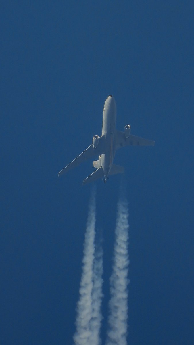 EHEH_Spotter's tweet photo. 🇺🇸 United States Air Force Boeing C-17A Globemaster III (07-7169, #AE1467) as flight #RCH559 FL230

🇺🇸United States Air Force Douglas KC-10A Extender (84-0187, #AE01DF) as flight #RCH831 FL330 

#NLspot #haveglass #USAF https://t.co/C8rd3BRbzx
