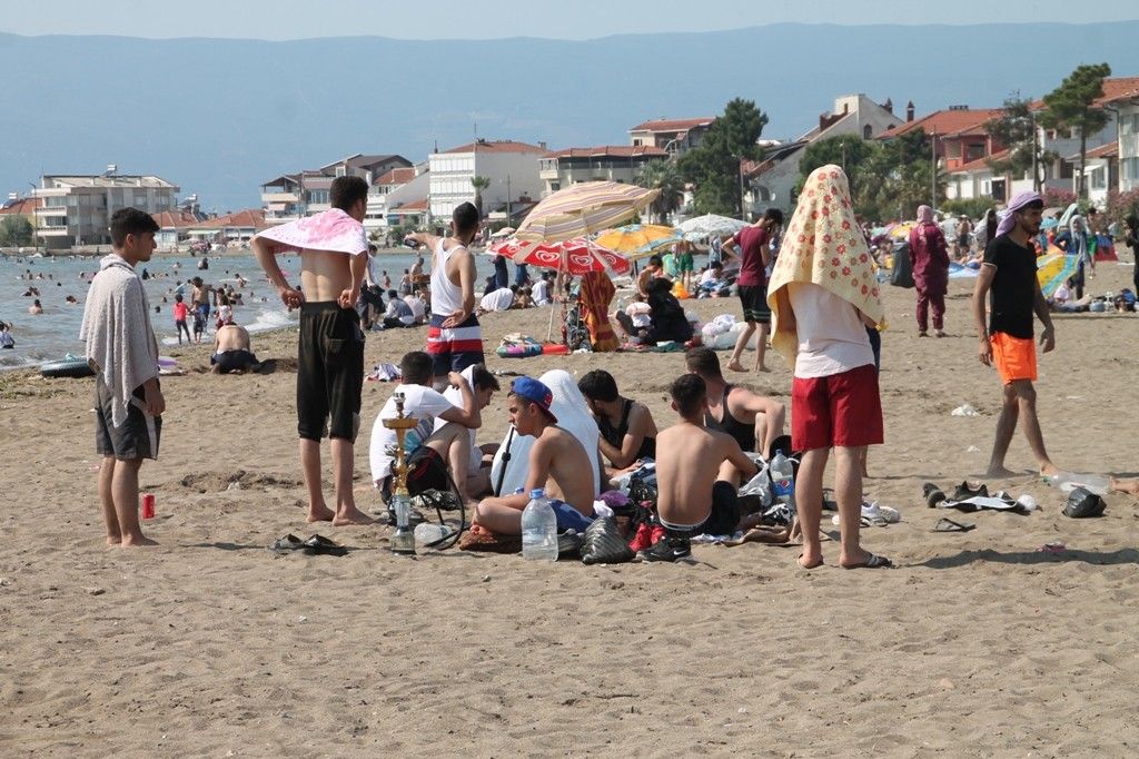 Ukrayna kadını,
Suriye erkeklerinden daha onurludur. #Ukrainian