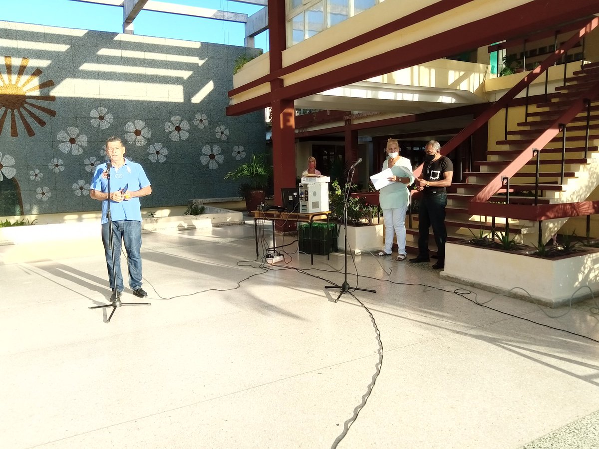 #24Feb de 1895 Hoy se cumplen 127 años del reinicio de las guerras por la independencia de #Cuba y nuestro <a href="/IpvceEGuevaraVc/">IPVCE Ernesto Guevara VillaClara (Oficial)</a> realiza homenaje matutino a nuestros #HeroesDeLaIndependencia