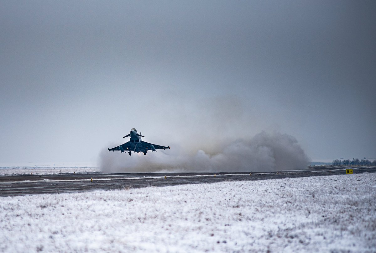 NATO_AIRCOM's tweet image. .@NATO fighters are patrolling the skies over @PLinNATO and @RomaniaNATO to ensure the security of Alliance territory. This increase to the Air Policing posture will help better protect Allied airspace following the Russian incursion into Ukraine
#WeAreNATO
