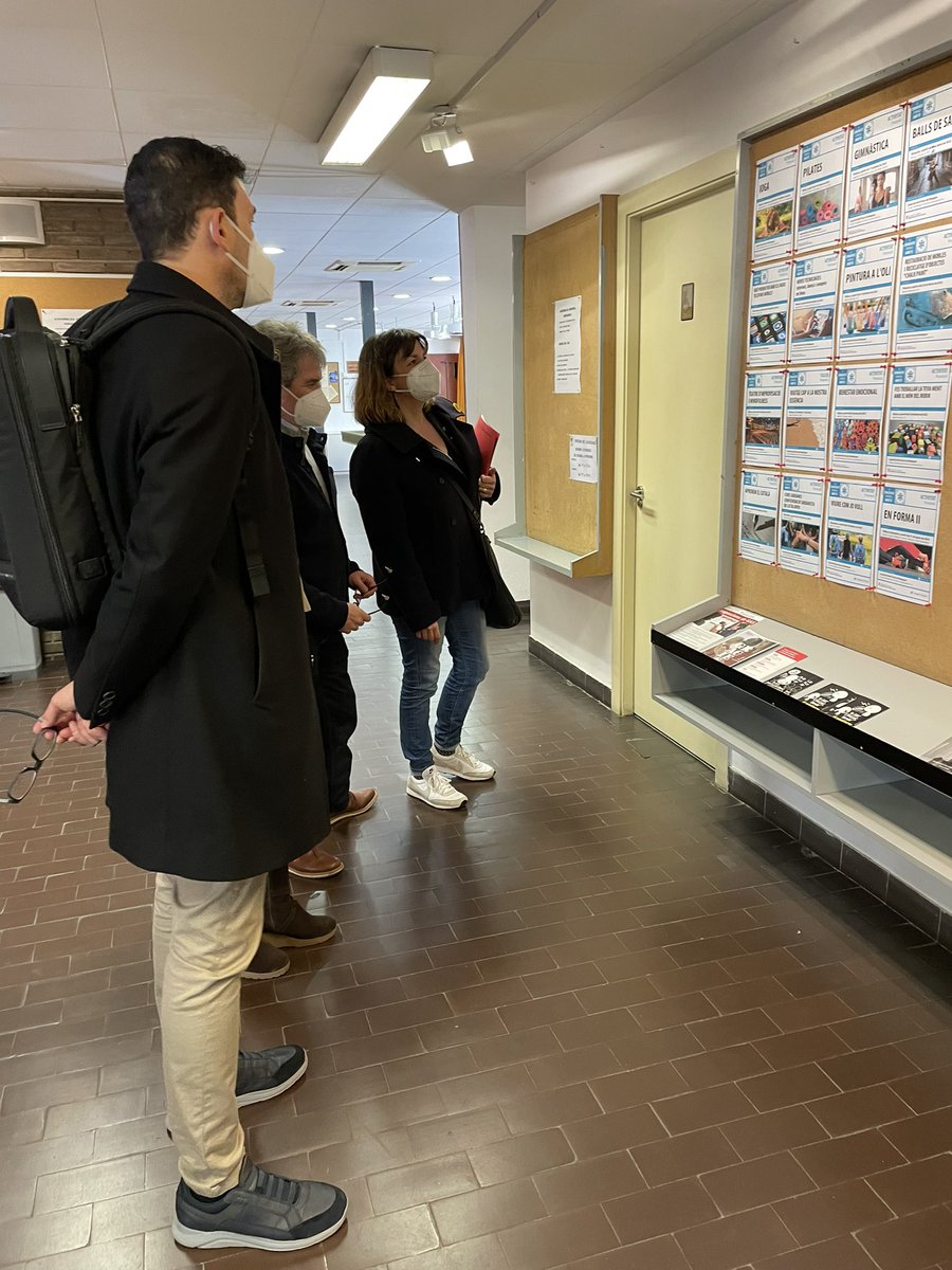 cescadomenech's tweet photo. Avui hem estat a #Balaguer on @dsocialscat programem activitats al Casal de Gent Gran i al Casal Cívic amb l’objectiu de lluitar contra l’aïllament i crear espais #comunitaris de relació, creixement personal i aprenentatge #lanoguera https://t.co/0wV74xtZdF