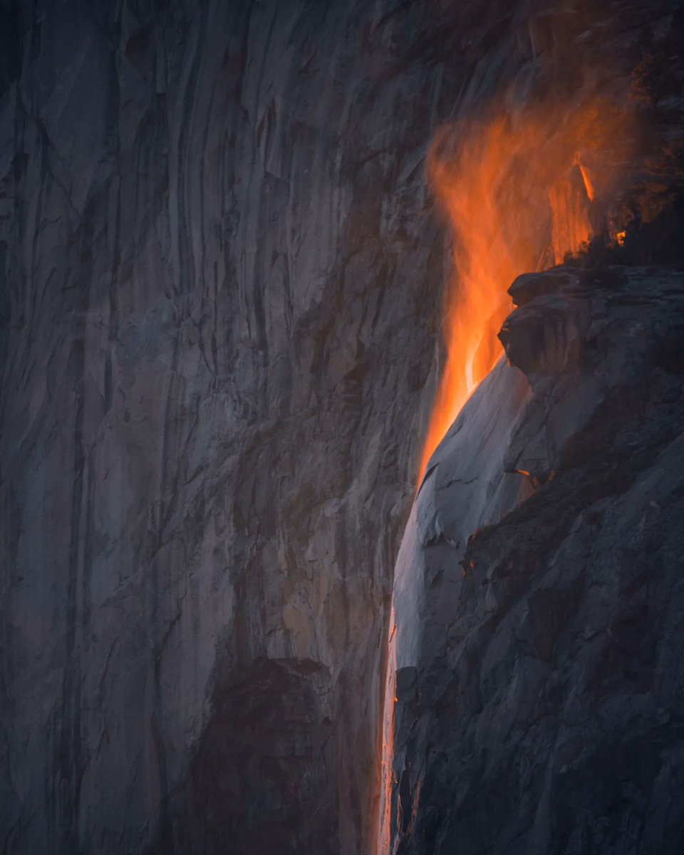 rouxroamer's tweet photo. GM fam. Here's a close up on a windy firefalls. I think the wind is key to that fire look. #waterfalls https://t.co/A0JcxD1sc2