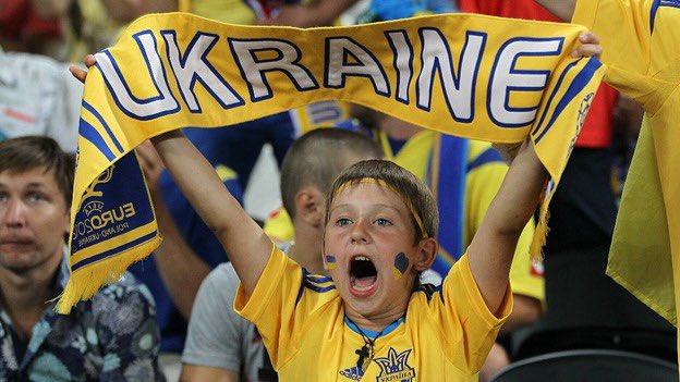 jakotaco515's tweet photo. boze jak sobie przypomnę jaka było cudownie i bez zmartwień w 2012…jak razem zorganizowaliśmy cudowne mistrzowska europy, Ukraina była wesoła i tętniąca życiem..trzymajcie się bracia 🇺🇦❤️ #wojna #putinwypierdalaj https://t.co/pgKfvEDI8E