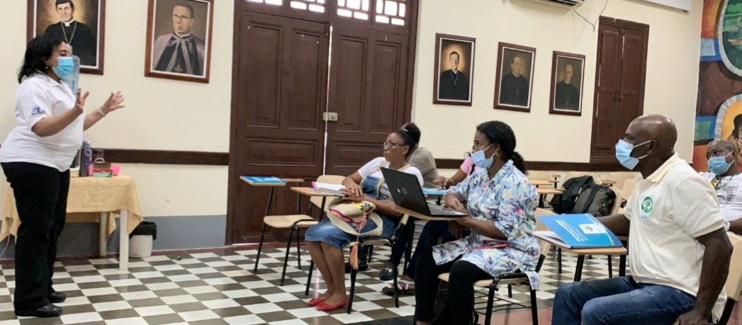 Estamos con la junta directiva de <a href="/OCocomacia/">ORGANIZACION COCOMACIA</a> en la entrega del protocolo de relacionamiento con terceros para la #ConsultaPrevia y el #ConsentimientoLibreeInformado en desarrollo del #Convenio169 de la <a href="/OITAndina/">OIT Países Andinos</a> para garantizar los #DerechosEtnicoTerritoriales