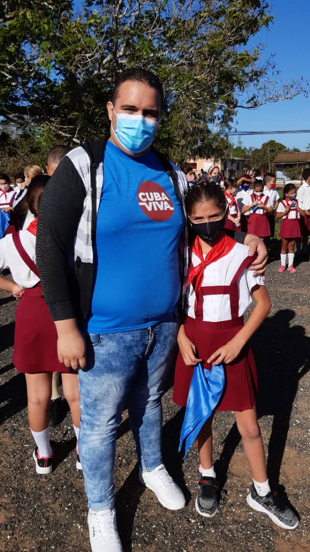 AlbertoUjc's tweet photo. En la mañana de hoy se realiza el acto Municipal del Cambio de atributo de los estudiantes de 3er Grado en la Escuela Primaria 13 de Marzo del Consejo Popular de Gaspar en el Municipio de Baraguá. Nuestro Relevo esta Garantizado.
#VamosConTodo
#ujcbaragua
#CiegodeAvila https://t.co/0Ci4dDQdsU