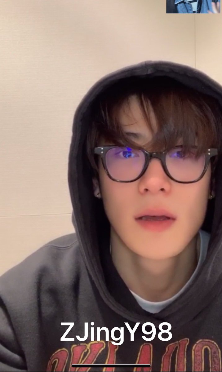 he looks so good it's insane