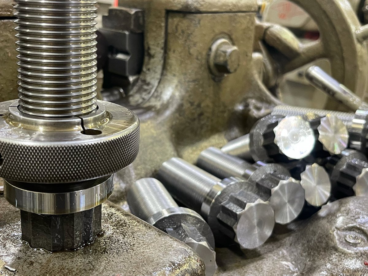 SpringBoltNut's tweet image. #threadthursday #12pointflangescrew #landis #fasteners #customfasteners #madeinusa #donesticmanufacturing #api20e