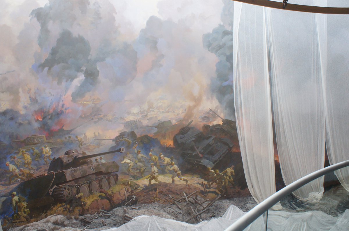 ⚡24 февраля в <a href="/muzdiorama/">Музей-диорама</a> начались реставрационные работы полотна диорамы «Огненная дуга».

В Белгород прибыли художники Студии военных художников имени М.Б. Грекова и сегодня убрали укрытие диорамы. Впереди 2 месяца реставрационных работ