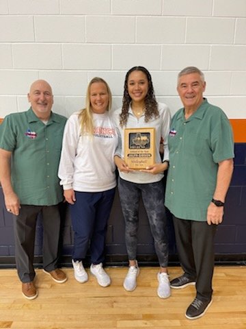 AustinTGCA's tweet image. Congratulations to Jalyn Gibson from Brandeis High School, TGCA Volleyball Athlete of the Year. Shown with Sam Tipton, Madeline Williams and Lee Grisham.