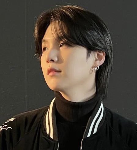 houriyng's tweet photo. black hair on yoongi will NEVER miss like https://t.co/YraScSZHrk