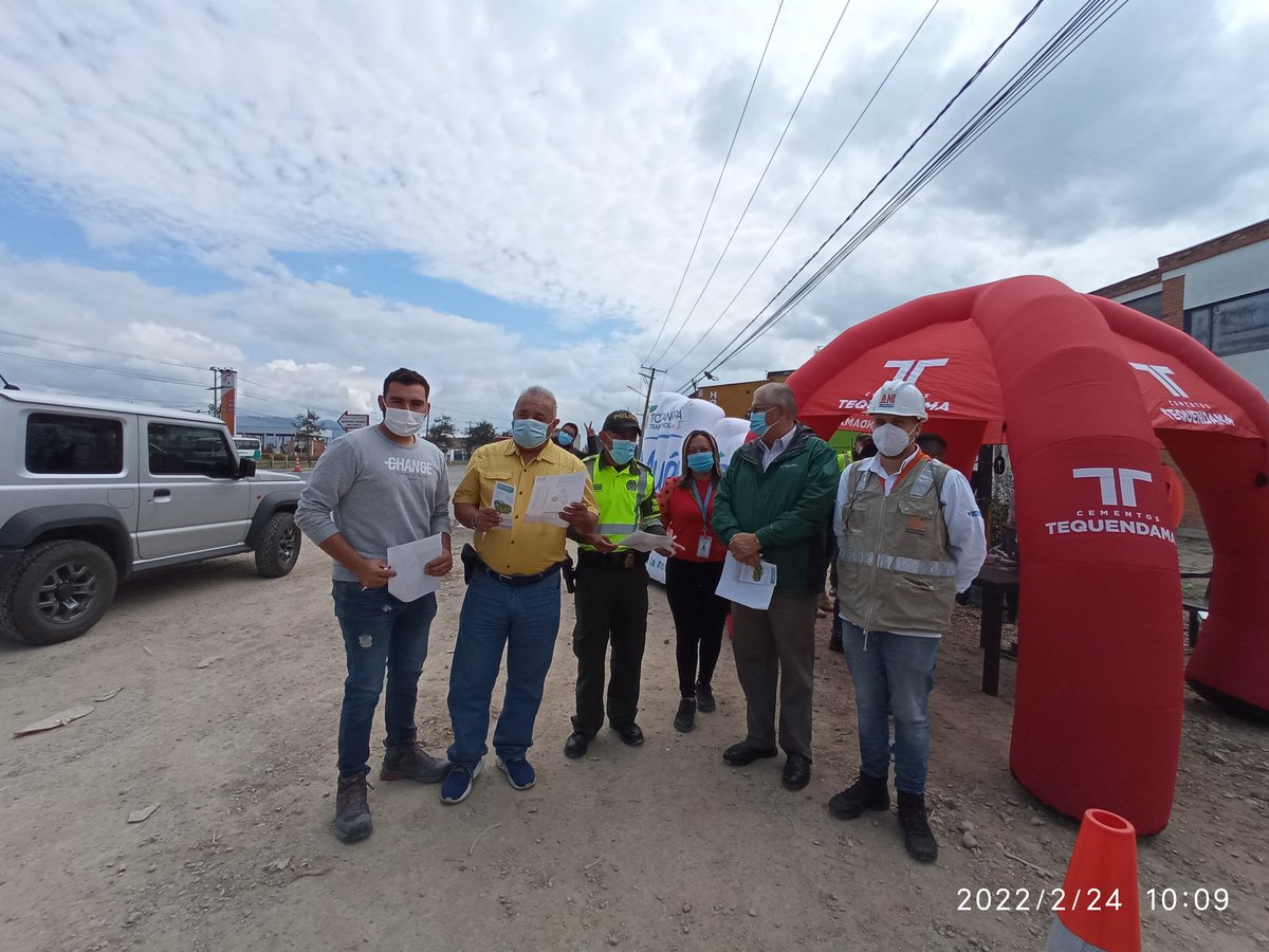 Accenorte's tweet photo. A través de juegos y dinámicas promovemos la seguridad vial, dando a conocer los comportamientos que salvan vidas, como no escribir mientras se conduce, usar siempre el cinturón de seguridad y hacer pausas para descansar en viajes largos.#PorLaVíaVoySeguro https://t.co/303FqYe07i