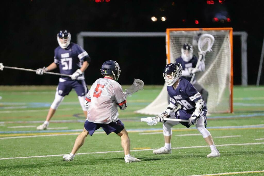 SUHORNETSLAX's tweet photo. 📸 from last nights win! #hornets https://t.co/avIjCU4CUa https://t.co/R4qrnneQBb