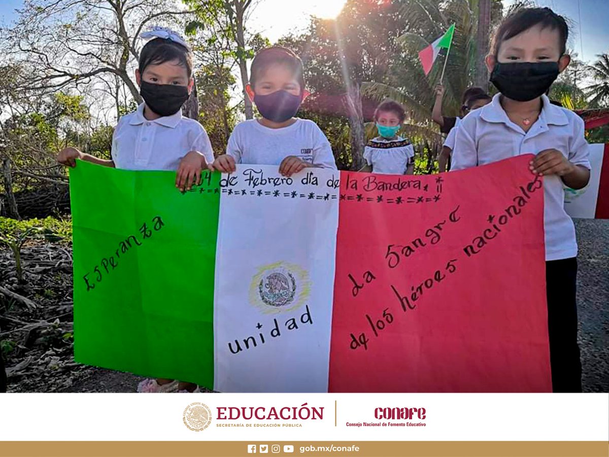 CONAFE_mx's tweet photo. El 24 de febrero conmemoramos el #DíaDeLaBandera🇲🇽, símbolo patrio que representa la libertad, justicia y unión nacional. En el @CONAFE_mx fomentamos la cultura cívica entre las niñas y niños de las comunidades rurales e indígenas de nuestro país. https://t.co/2MWqUaklFk