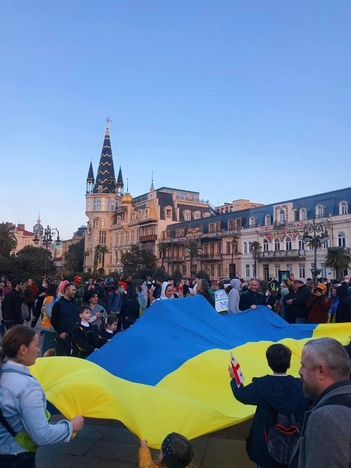GilbreathDustin's tweet photo. Batumi stands in solidarity with Ukraine. https://t.co/0TZkgpWXCv
