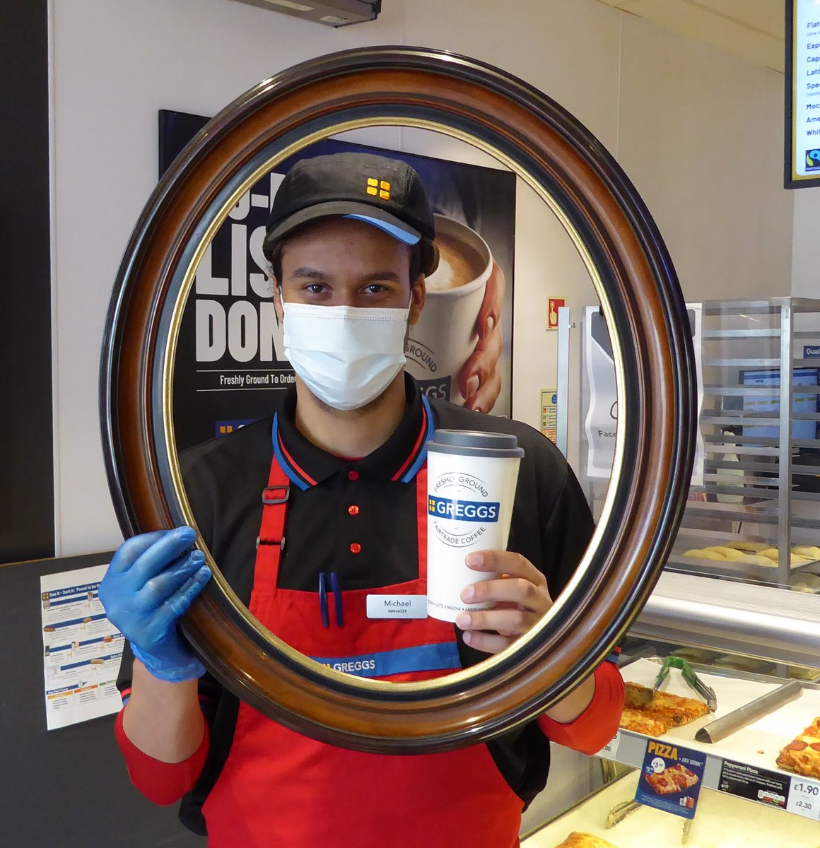 #FairtradeInTheFrame in #Ammanford!
Diolch yn fawr iawn #Greggs!
#FairtradeFortnight #Fairtrade 
<a href="/FairTradeWales/">Fair Trade Wales 🏴󠁧󠁢󠁷󠁬󠁳󠁿</a> <a href="/FairtradeUK/">Fairtrade Foundation</a> <a href="/GreggsOfficial/">Greggs</a>