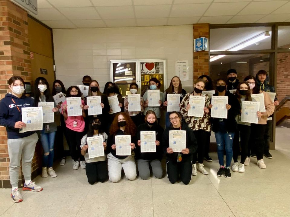 JWHSmedia's tweet photo. Multimedia Journalism 1 &amp; 2 students enjoyed seeing their hard work published! Copies are around campus! https://t.co/O60OSKoafw