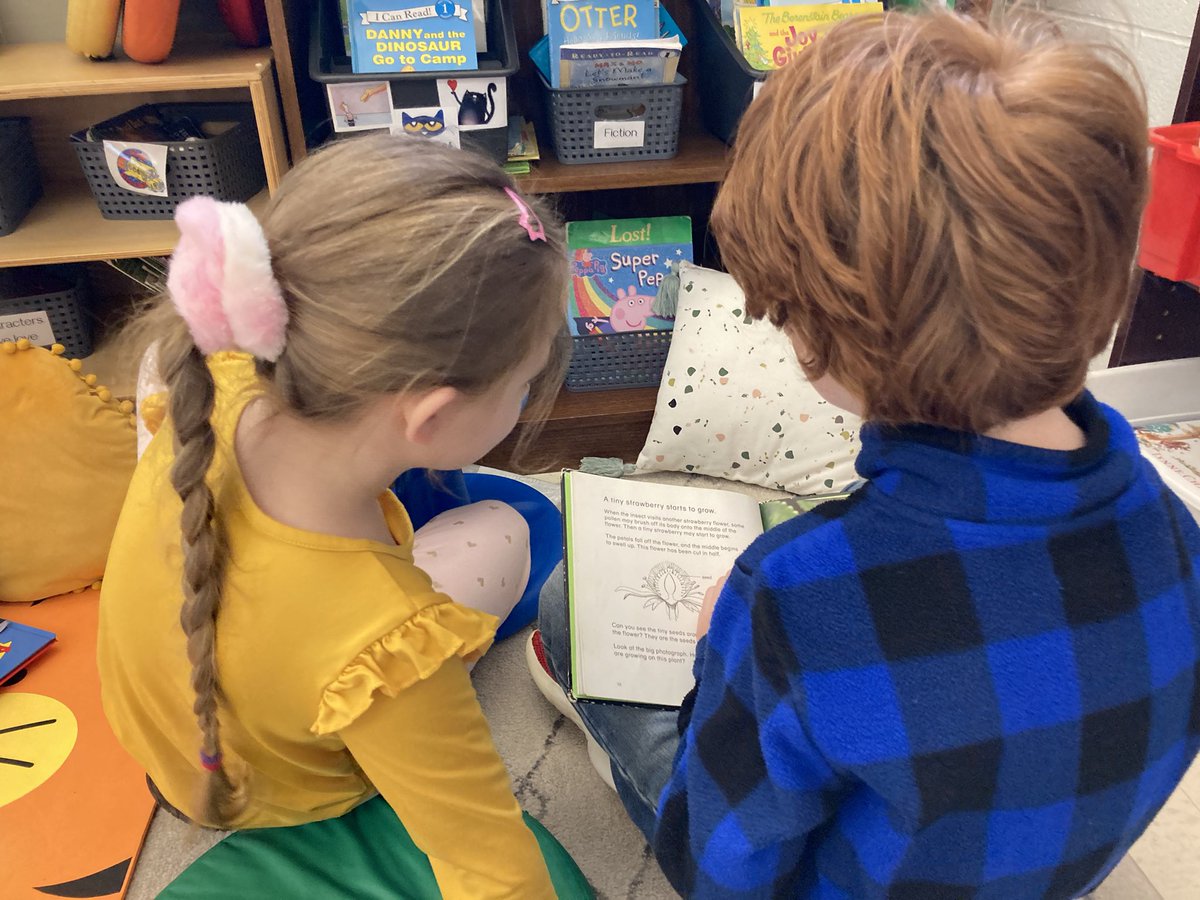 Friends helping friends during partner reading in <a href="/MissKristenKain/">Kristen Kain</a> class. <a href="/litguy6/">Ryan Monaghan, Ed.D</a> #TRUENORTH