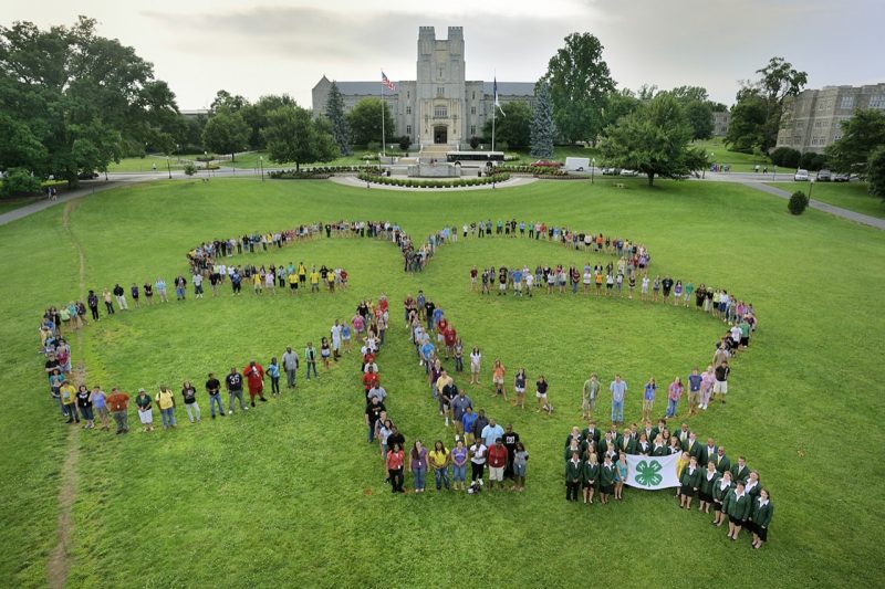 Virginia4_H's tweet photo. Remember how #Virginia4H made such a big difference in your life? 

Please help make a difference for the next generation of 4-Hers today. 

#VTGivingDay ends in less than 2 hours! 

Give here: https://t.co/3AJweszEQU https://t.co/XnqgtNnA2N
