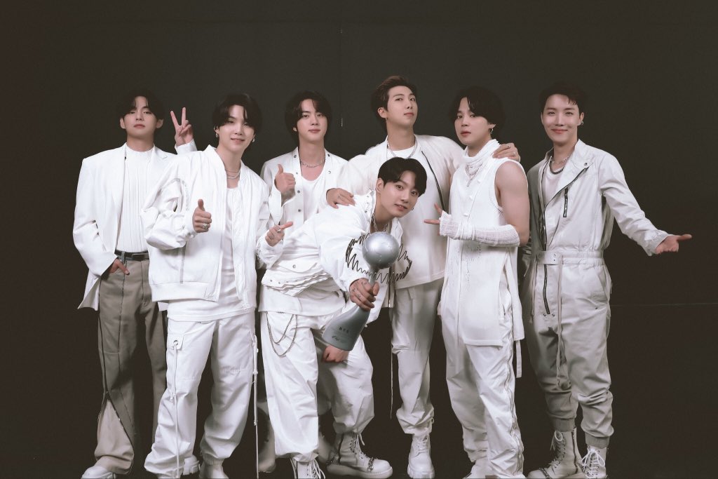 agustdfms's tweet photo. the kings ♡ https://t.co/WzwJM5mwlr