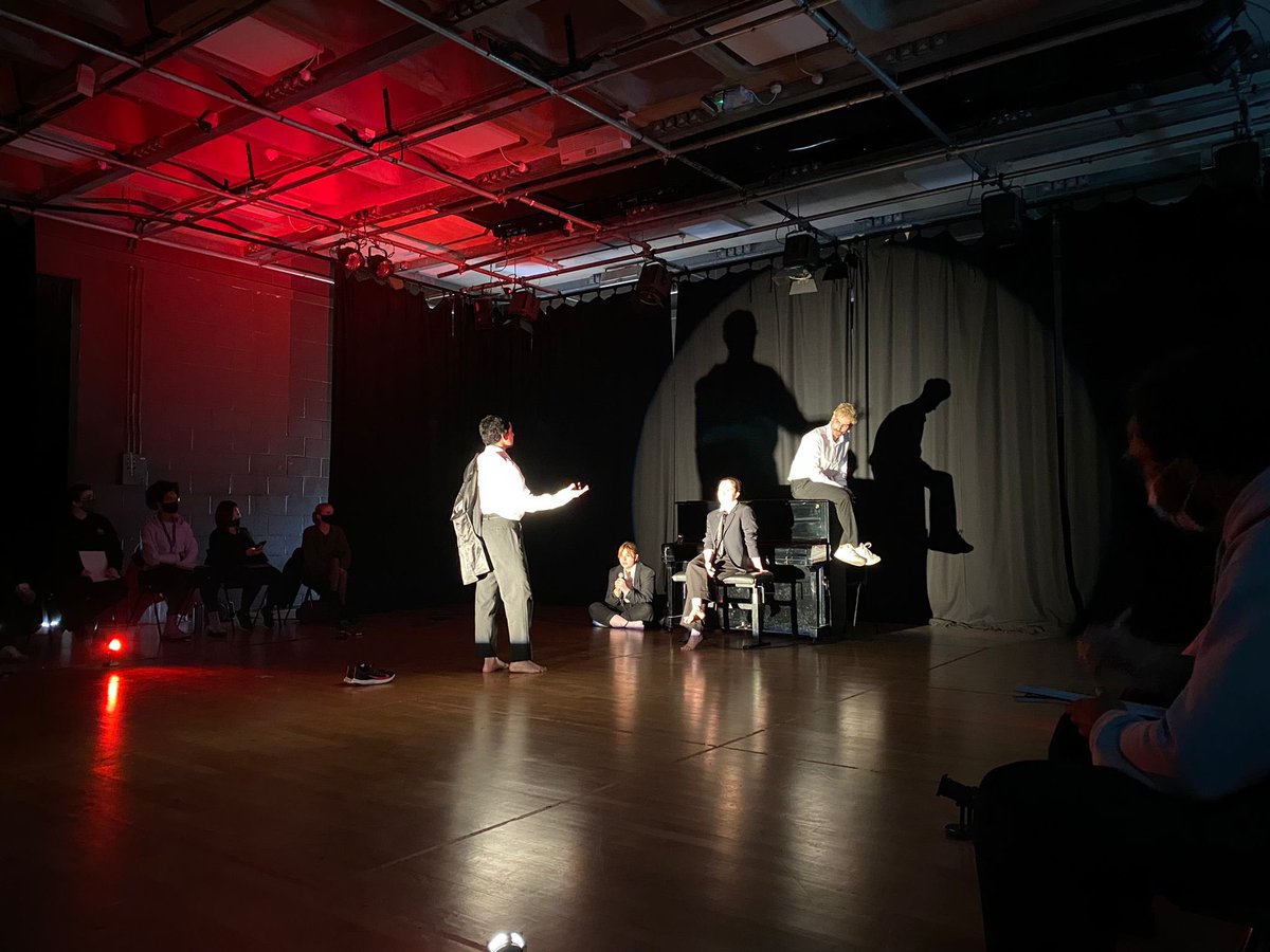 Practice sharings <a href="/CSSDLondon/">Central</a> #theatre #cabaret #absurd @_fsolis_ <a href="/Roisin_Grace_/">Roshi~</a>