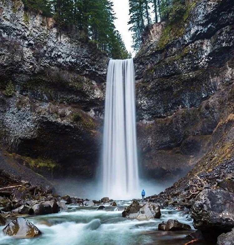 meiry_anne10's tweet photo. Recommend to Da，BrandywineWaterfalls, about an hour's drive from Vancouver https://t.co/ntxiNytM87