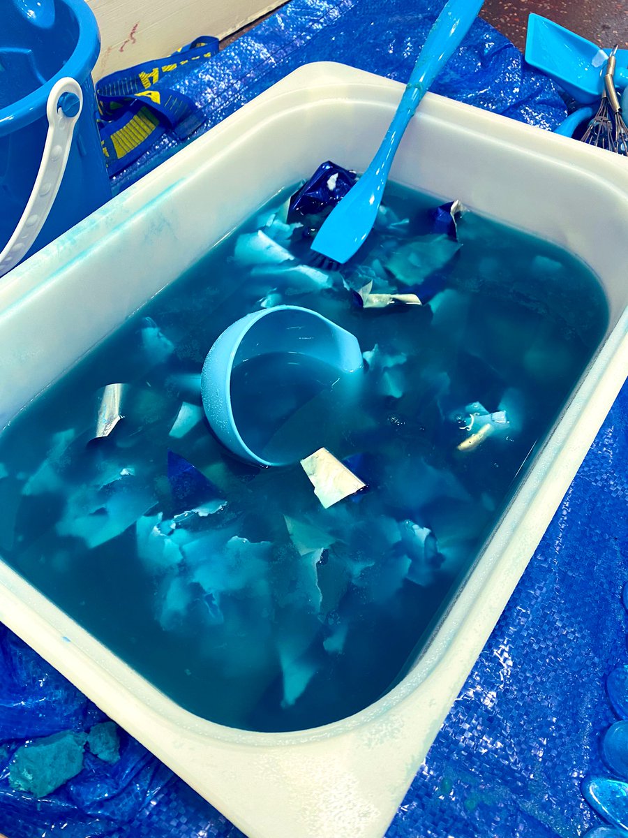 Erin_Somm's tweet photo. Loads of messy & creative fun on Wednesday with @StarcatchersUK for the #creativekin session. We were joined by preschool children & their families for an all things blue theme💙
@children1st #northayrshire love coming along to join in & support the sessions 💙🎨🐬💧🧞♂️ https://t.co/0n1oy4r9rW