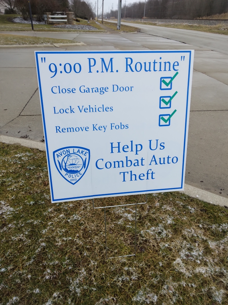 AvonLakePolice's tweet image. Our signs are out around town. Don't forget your 9pm Routine each night. Lock it up! #9pmroutine