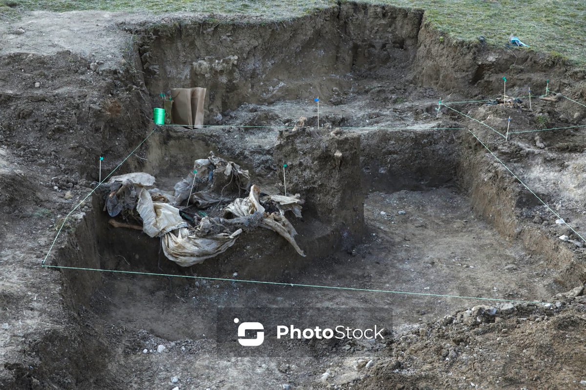 HikmetHajiyev's tweet photo. Mass grave site according to eye witnesses account of former Azerbaijani POWs identified in ex-occupied Edilli village. Edilli used as concentration/torture camp for Azerbaijani POWs and captured civilians by Armenian forces. 4000 Azerbaijanis still missing since I Karabakh war. https://t.co/xLzIYD2OsF