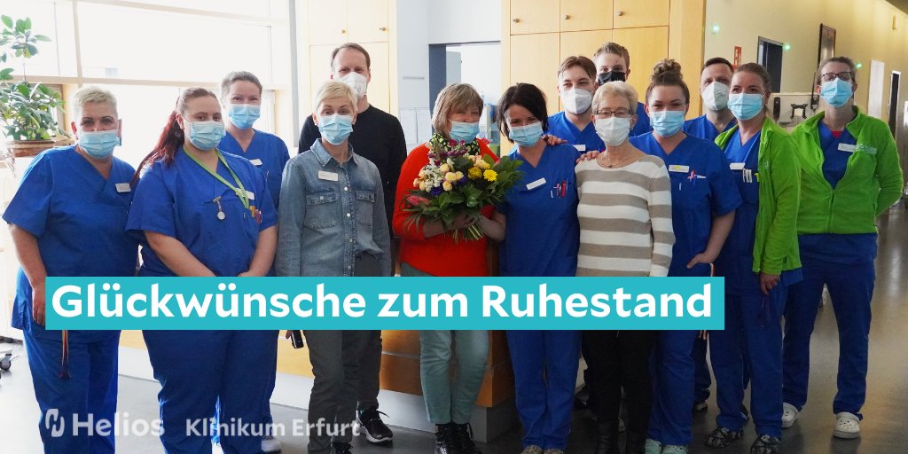 Das Team der #Neurochirurgie hat sich heute von einer langjährigen Kollegin verabschiedet. #Krankenpflegerin Susanne Gerlach (63) geht in den #Ruhestand. 1975 fing sie in der #Unfallchirurgie an und wechselte 1980 in die Neurochirurgie. Wir wünschen ihr alles Gute &amp; #Gesundheit!