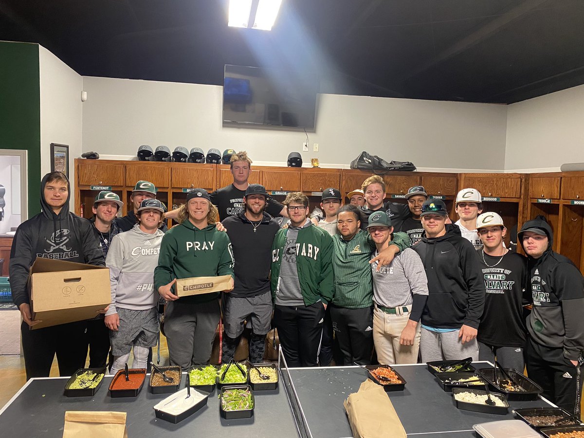 Big shoutout to former Cavalier, current St. Louis Cardinal pitcher Garrett Williams for feeding our guys today! Love having our alumni workout and spend time with us. Garrett brings a big league atmosphere to our club! 

Appreciate you, Garrett!!