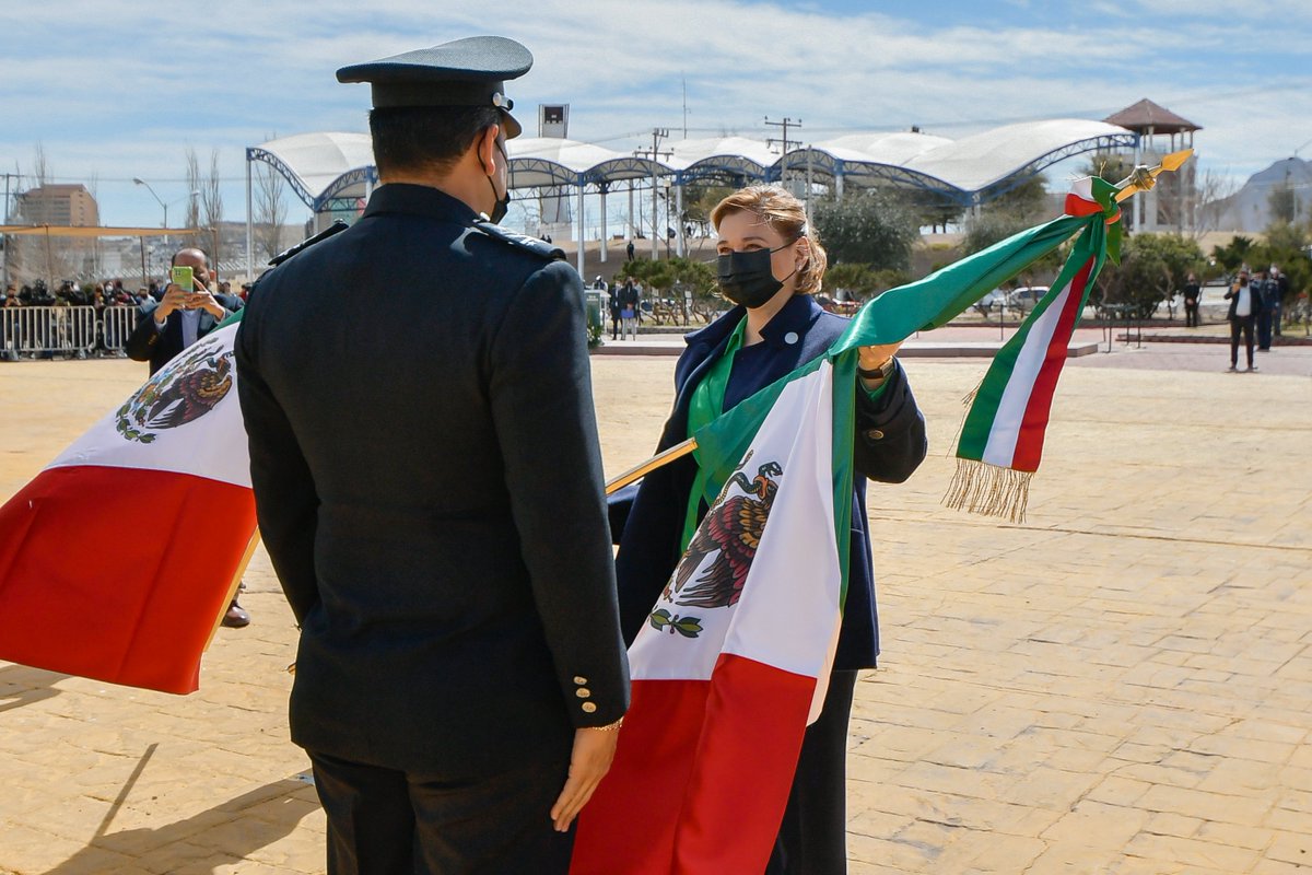Nuestra bandera es el símbolo más característico que tenemos como nación, cada uno de sus colores tiene un gran significado que representa la esencia de los mexicanos.

Hoy en el #DíaDeLaBandera conmemoramos la historia de nuestra patria. 🇲🇽