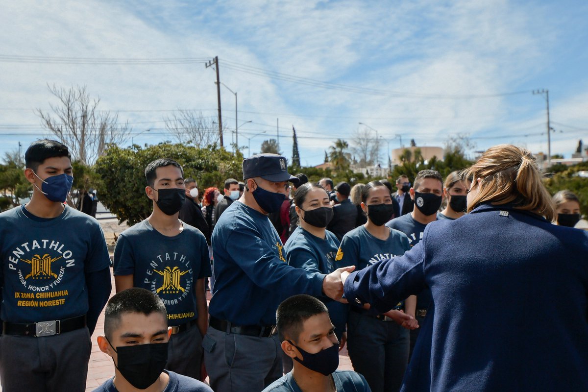 En #Chihuahua, rendimos honor a nuestro lábaro patrio trabajando juntos, superando la adversidad tomados de la mano como siempre lo hemos hecho. #DíaDeLaBandera