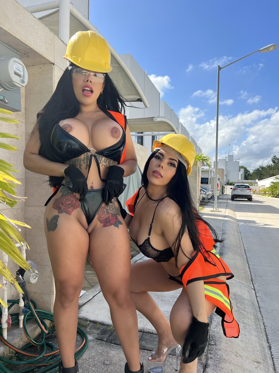 latinbeauty_1's tweet photo. Need our help to fix something bae? 🔥⚒https://t.co/y6KYGFLe3C  @lilylovelyvip_ https://t.co/GMgFrRf32I