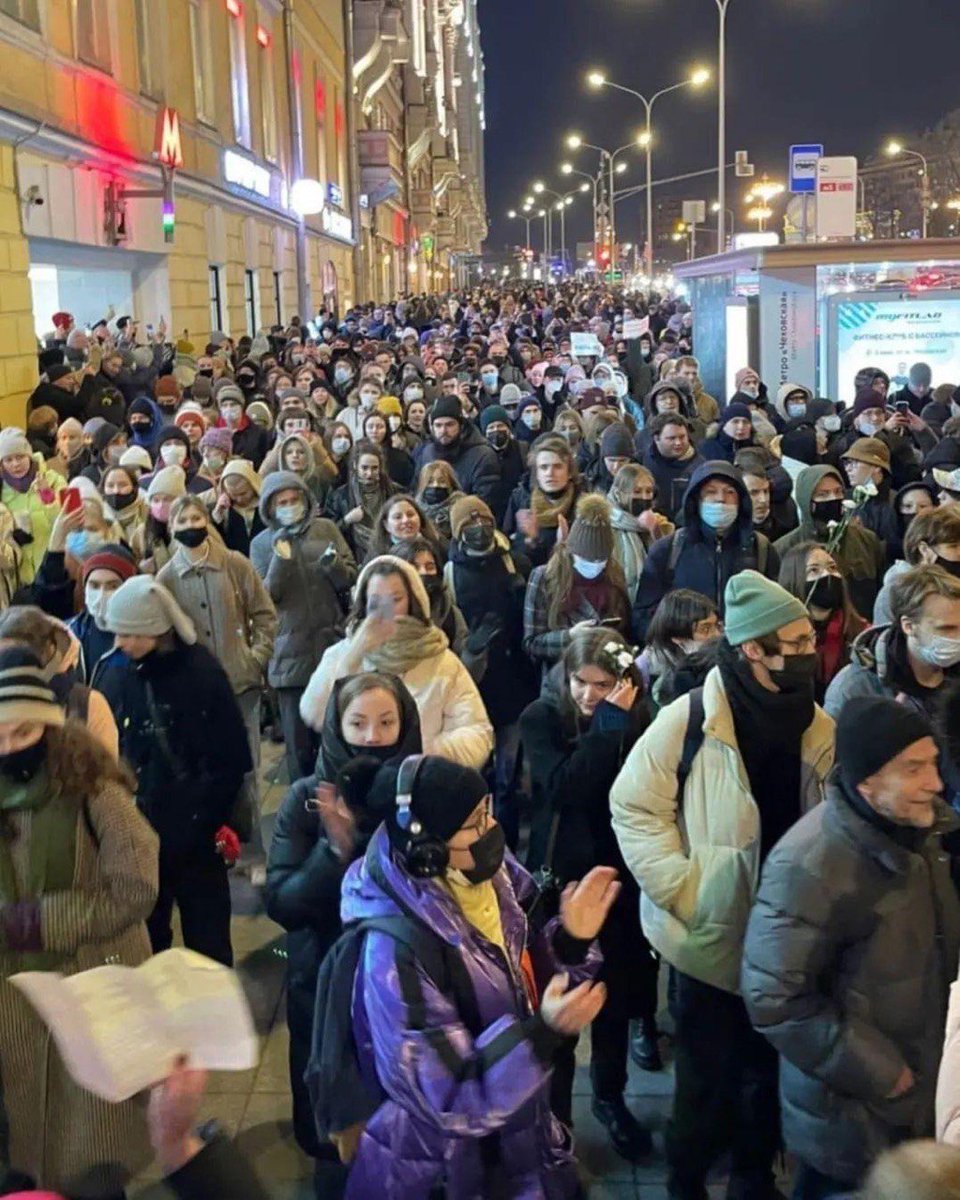 Mishgun_'s tweet photo. Today people around the globe including Moscow stood up against Putin's invasion of Ukrane. We all hope that the Russian president and his entire gang will soon face a war crimes tribunal.

No action is a crime. #нетвойне #stopwar #ukraine #рукипрочотукраины #moscow https://t.co/f7yNc6ge5x