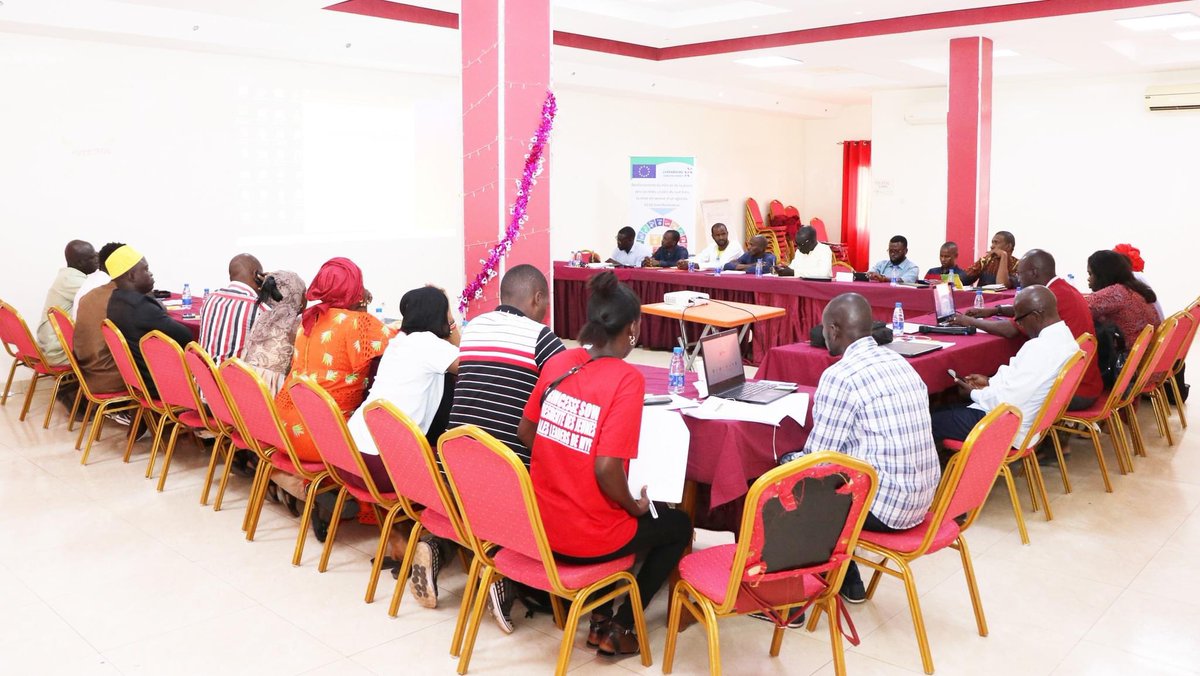 endaenergylinks's tweet photo. Cet atelier a offert l’opportunité aux élus locaux et acteurs de la société civile koldoise de travailler autour d’un agenda a minima pour une meilleure prise en compte des ODD dans les activités des collectivités territoriales. #Agenda2030 #EndaODD @UEauSenegal https://t.co/jwQFRbtPUq