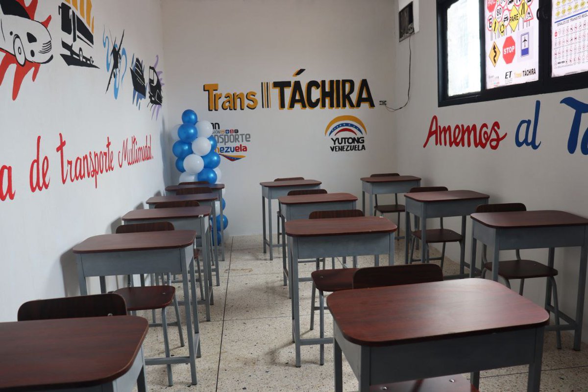 FreddyBernal's tweet photo. Qué satisfacción siento que hoy inauguramos la Universidad Nacional Experimental del Transporte y la Escuela del Transporte en Táchira, que ayudará a crear conciencia en los conductores y al cumplimiento de las leyes para lograr la seguridad del tránsito vehicular en la entidad. https://t.co/OjIXNm8tIz
