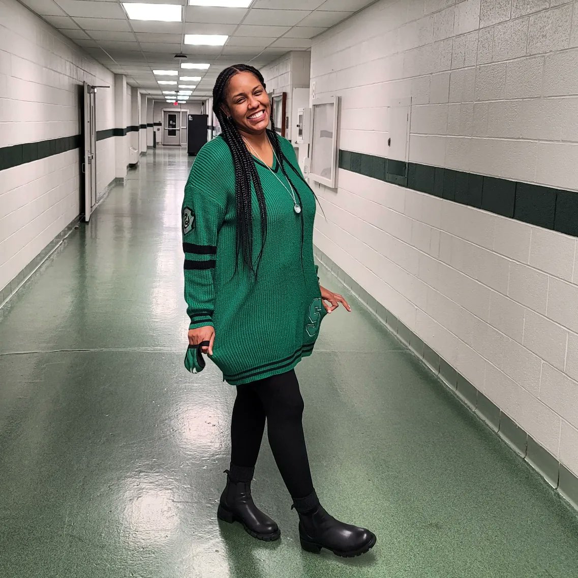 NaraLove23's tweet photo. They say I walk about like I got a "S" on my dress😌🏀
#TheRock #CoachWilson #GameDay https://t.co/YVnXlXxgdC