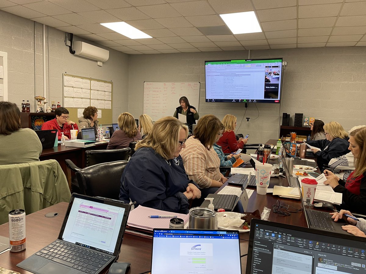 reshalg's tweet photo. A lot of learning taking place the next two days at the commodities workshop @CCBOE @DCS_TN @USDANutrition @TNedu #VOLCO #LUNCH #breakfast https://t.co/XIGq9jsQnF