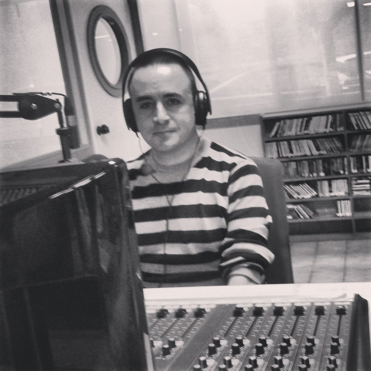 RadioBlanes's tweet photo. L'actualitat i novetats discogràfiques els dissabtes a l'1 del migdia a càrrec d'en Toni González a L'Engega't, tots els dissabtes al 97.7 FM https://t.co/0sET0mtFFY