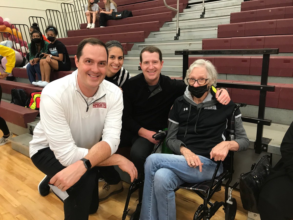 CoachPatJohnson's tweet photo. Win or Lose, Basketball is always best when it can be shared with the people you love. Unfortunately that can be easy to forget through all the pressures of a long season. So thankful to spend last night with family! https://t.co/Frok26yt6g